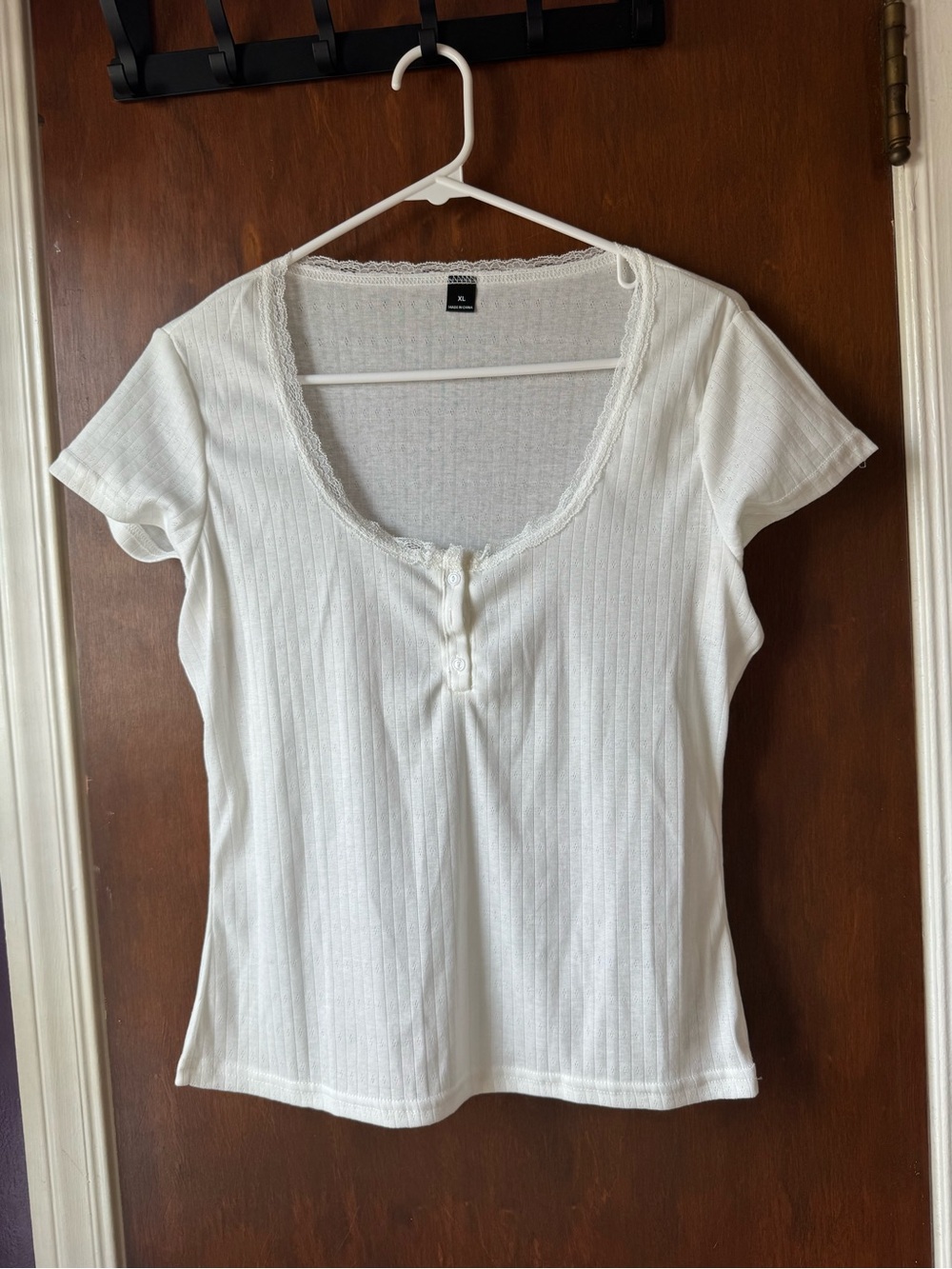 SHEIN White Ribbed Scoop Neck Henley Tee with Lace Trim